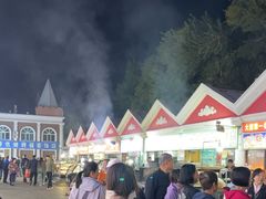 -布尔津河堤夜市