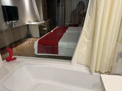 -杭州滨江宝龙城华美达酒店