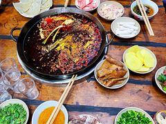 -四小区火锅·巷子里的重庆火锅(花照壁店)
