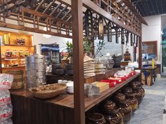 -黄桷树曹家私房菜(江与城店)