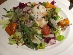 南瓜藜麦沙拉配温泉蛋-新贝乐意大利餐厅(苏州中心店)