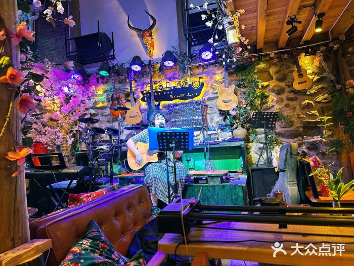 在路上酒吧(大理古城店)图片