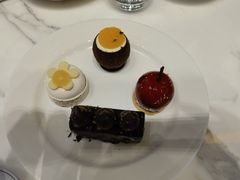 -南京长江之舟华邑酒店·鲜艳自助餐厅
