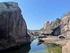 -伍山海滨石窟