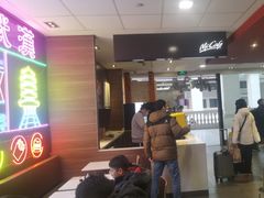 -麦当劳(汉口火车站候车室店)