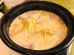 白果支竹猪肚煲-黄埔华苑酒家(黄埔店)