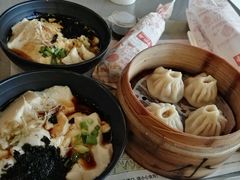 -东方既白(上海浦东国际机场)