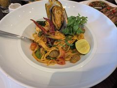 -Chom Cafe and Restaurant