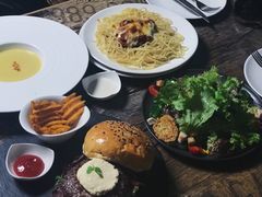 -HIGH FIVE哈福手工汉堡(桂林路店)