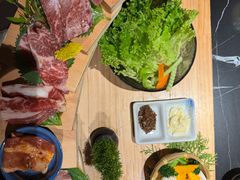 -山川小町·极番烧肉(新地假日广场店)