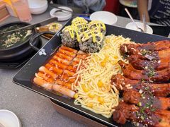 -豚妈妈汤饭·部队锅(南京东路店)