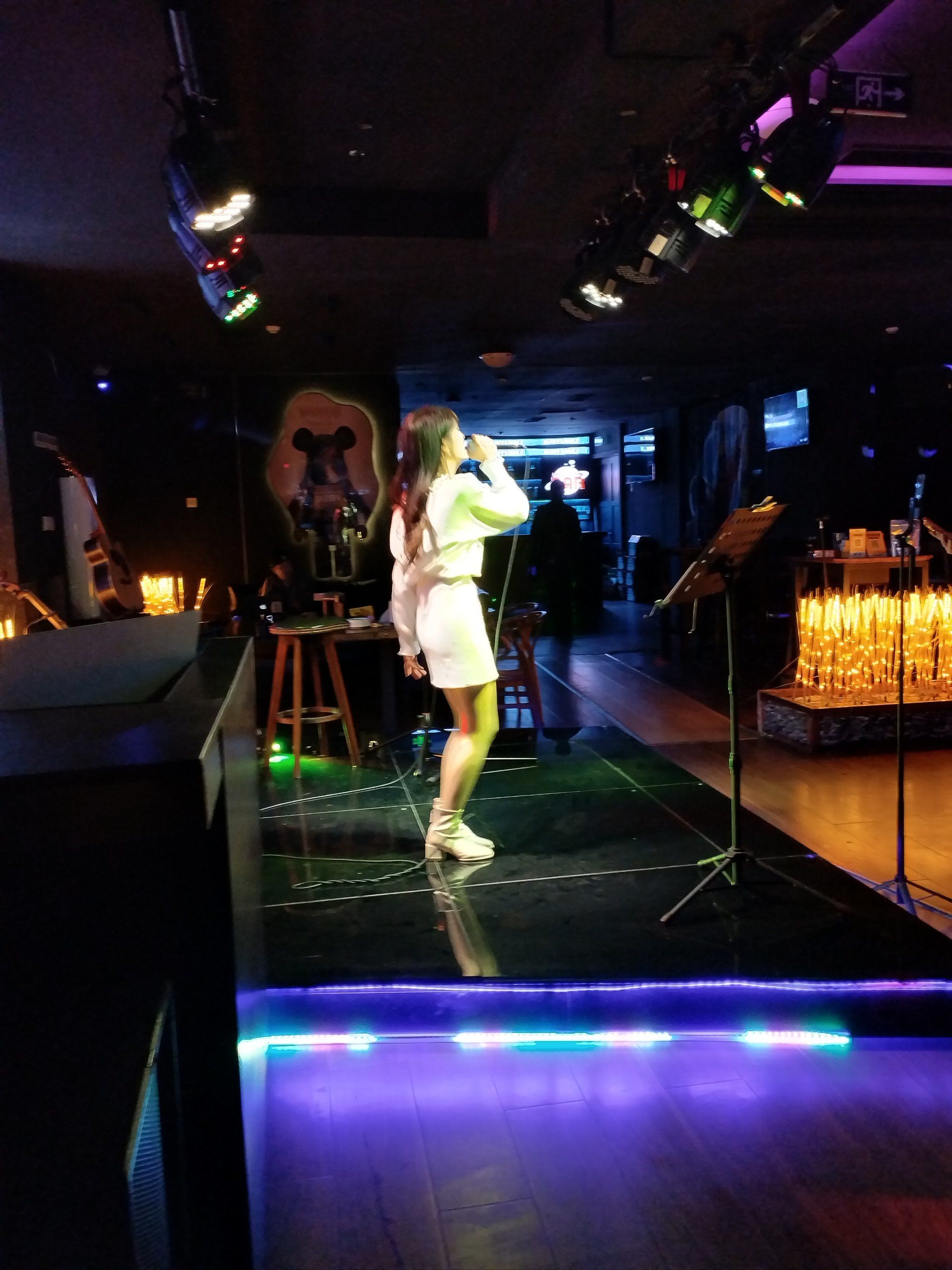 麦田里音乐酒吧-乡村与都市的碰撞?