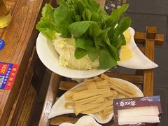 -亮欢寨酸汤鱼(沙冲路店)