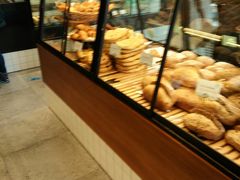 面包甜点陈列柜-Dough&Joe团憩(瑞虹天地月亮湾店)