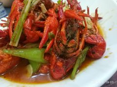 -扒虾小妹儿麻辣海鲜(宏图街店)