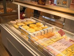 面包甜点陈列柜-好利来(靖江路店)