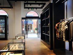 -GIVENCHY(比斯特苏州购物村店)