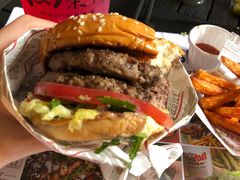 -The Habit Burger Grill 哈比特汉堡(爱琴海店)
