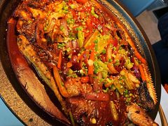 -鸣记脆皮烤鱼·海鲜烤鱼(三八广场店)