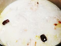 胡椒猪肚鸡-洪氏嗨捞·广东猪肚鸡·椰子鸡火锅(西咸万象城店)