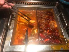 -老牌坊云南鱼豆花火锅(哈西万达店)