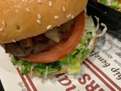 -The Habit Burger Grill 哈比特汉堡(世博店)