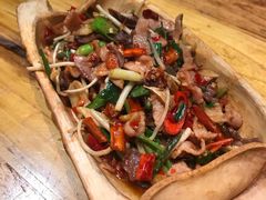 -老滇山寨•云南特色菜•地方菜•民族风情歌舞表演(金碧店)