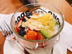莓子和牛油果-Moka Bros 摩卡站(嘉华店)