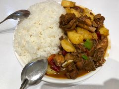 美味大盘鸡盖浇饭-米兜兜米粉·新疆料理(川大店)