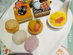 -亚洲国际大酒店·云顶阁旋转自助餐厅