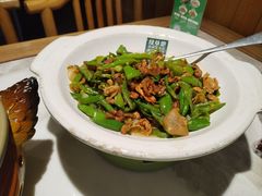-绿草地·湘菜(酃湖师院店)