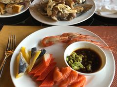 -大中华希尔顿酒店-念自助餐·嗨啤·小龙虾
