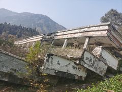 -四川汶川特大地震漩口中学遗址