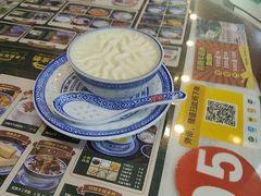 -广信牛奶甜品世家(台东店)