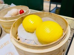 动动小手送蛋黄流沙包-茶港·点心·啫啫煲(范湖万达广场店)