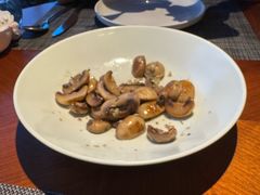 -MONICH牛排融合餐厅(和义大道购物中心店)