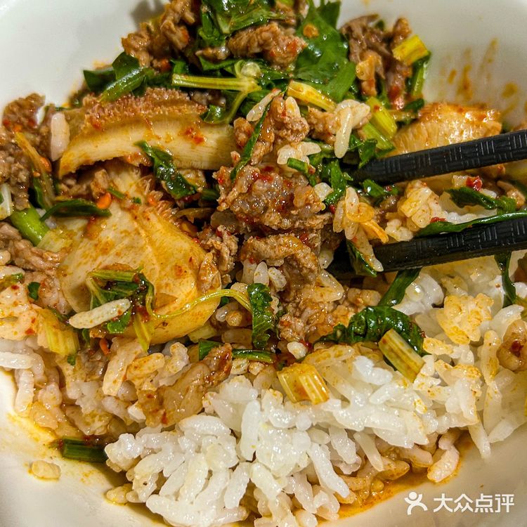 这个渣渣牛肉火锅真的是下饭神器！