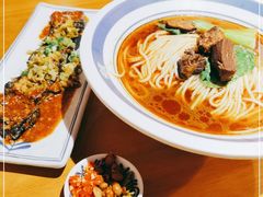 -霸蛮湖南菜·牛肉粉(荣京西街店)