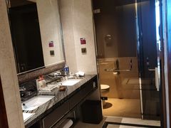 -天津京基皇冠假日酒店