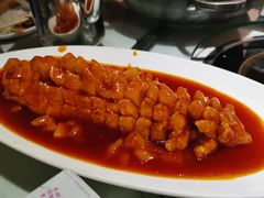 鸿运菠萝鱼-蛙蛙叫干锅年代(簋街总店)
