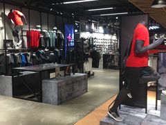 -阿迪达斯(百联徐汇商业广场运动旗舰店)