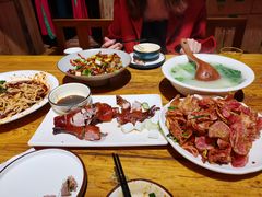 -老滇山寨•云南特色菜•地方菜•民族风情歌舞表演(金碧店)