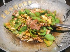 -费大厨辣椒炒肉(黄兴中心广场店)
