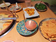 -洱火云南酸菜牛肉火锅(石景山当代商城店)