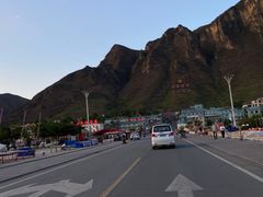 -百里峡七彩艺术小镇