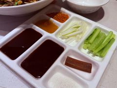 -玖儿小桃红·东北菜·春饼烤鸭(南阳湖街店)