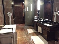 -广州天河希尔顿酒店