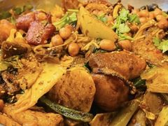 -愉肴麻辣香锅(中山路店)