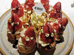 草莓忌廉华夫饼-BE BRIGHT KITCHEN(正佳广场店)