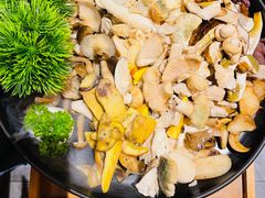 -一朵菌·野生菌探索家火锅(南亚店)